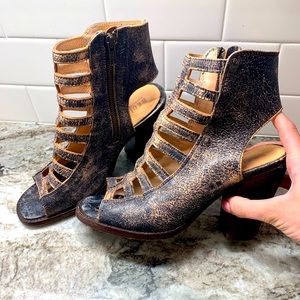 Bed:Stu Occam style heels